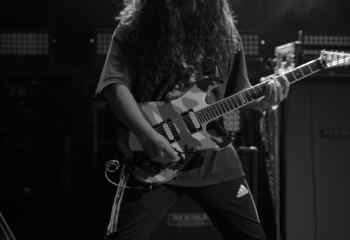 I AM - Photo By Peti