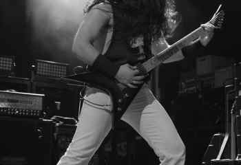 I AM - Photo By Peti