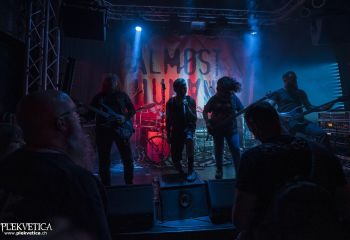 Almøst Human - Photo By Dänu