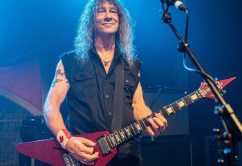 Anvil - Photo by Roli