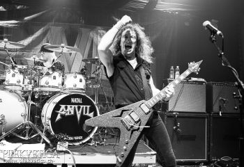 Anvil - Photo by Roli
