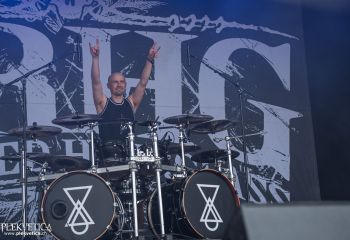 Bloodred Hourglass - Photo by Dänu