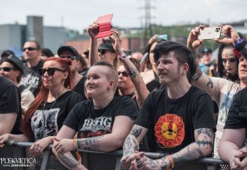 Bloodred Hourglass - Photo by Dänu