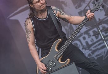 Bloodred Hourglass - Photo by Dänu