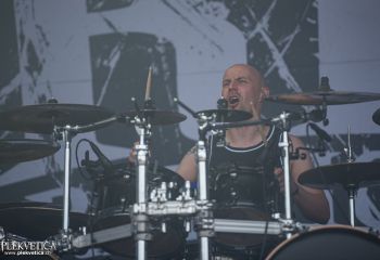 Bloodred Hourglass - Photo by Dänu