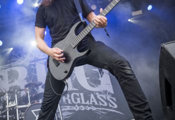 Bloodred Hourglass - Photo by Dänu