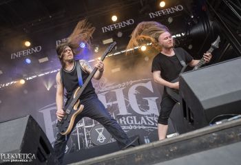 Bloodred Hourglass - Photo by Dänu