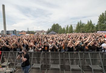 Bloodred Hourglass - Photo by Dänu