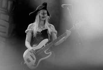 Mr. Hurley und die Pulveraffen - Z7 Pratteln - 09.12.2022 - Photo By Peti