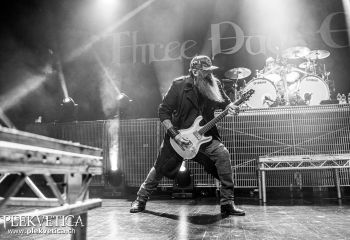 Three Days Grace - Photo by Roli