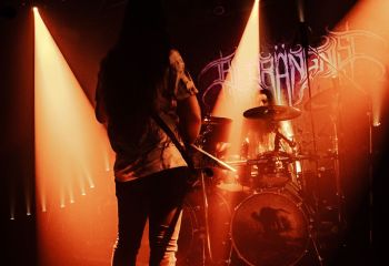 Bedrängnis - Photo by Melumnia Photography