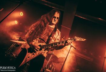 Bedrängnis - Photo by Melumnia Photography