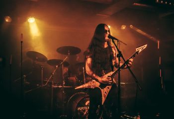 Bedrängnis - Photo by Melumnia Photography