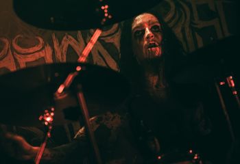 Bedrängnis - Photo by Melumnia Photography