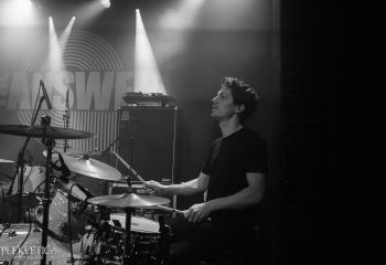 Black Mirrors - Photo by Roli