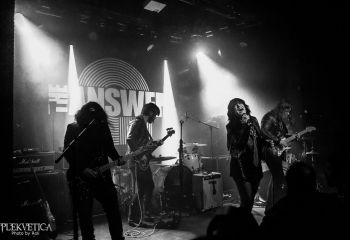 Black Mirrors - Photo by Roli