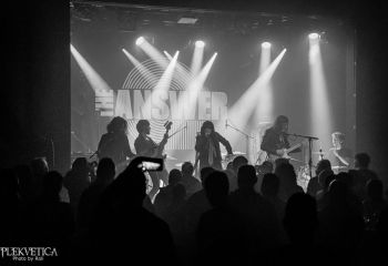 Black Mirrors - Photo by Roli