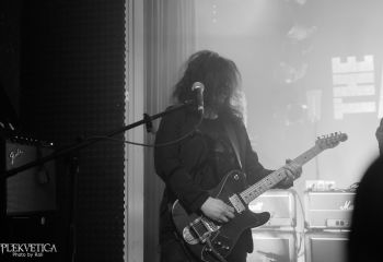 Black Mirrors - Photo by Roli