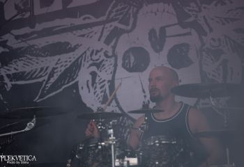 Bloodred Hourglass - Photo by Dänu