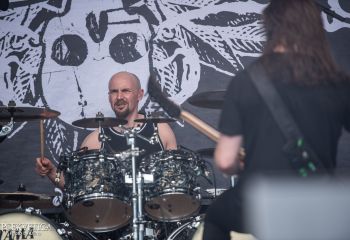 Bloodred Hourglass - Photo by Dänu