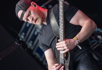 Bloodred Hourglass - Photo by Dänu