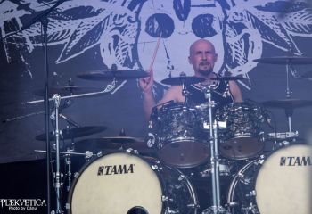 Bloodred Hourglass - Photo by Dänu