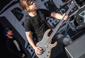 Bloodred Hourglass- Photo by Dänu