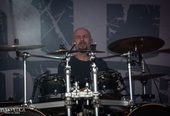 Bloodred Hourglass- Photo by Dänu