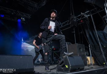 Bloodred Hourglass- Photo by Dänu