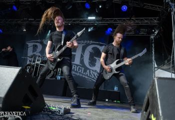 Bloodred Hourglass- Photo by Dänu