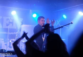 Broken Bass - Photo by Michel Varrin