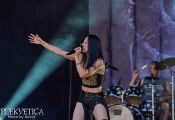 deep-sun-rock-the-lakes-a7405581