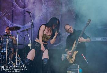 deep-sun-rock-the-lakes-a7405584