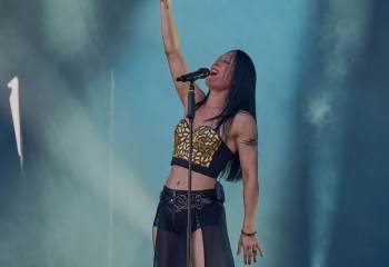 deep-sun-rock-the-lakes-a7405602