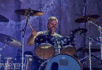 deep-sun-rock-the-lakes-a7405634