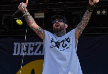 deez-nuts-rock-the-lakes-a7404897