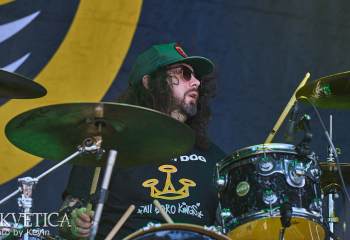 deez-nuts-rock-the-lakes-a7404925