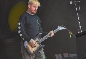 deez-nuts-rock-the-lakes-a7404930