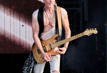 Def Leppard - Photo By Peti