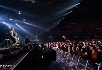 Distant - Photo by Dänu