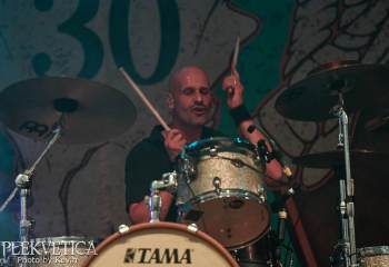 fiddlers-green-rock-the-lakes-a7406391