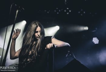 GGGOLDDD - Photo by Melumnia Photography