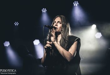 GGGOLDDD - Photo by Melumnia Photography