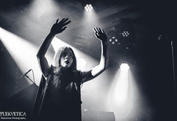 GGGOLDDD - Photo by Melumnia Photography