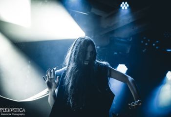 GGGOLDDD - Photo by Melumnia Photography