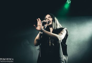 GGGOLDDD - Photo by Melumnia Photography