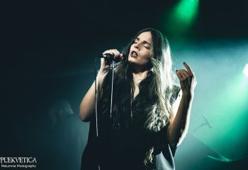 GGGOLDDD - Photo by Melumnia Photography