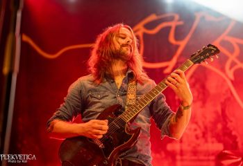 Graveyard - Photo by Roli