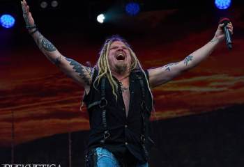 korpiklaani-rock-the-lakes-a7405174