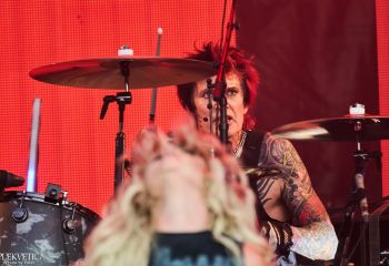 Mötley Crüe - Photo By Peti